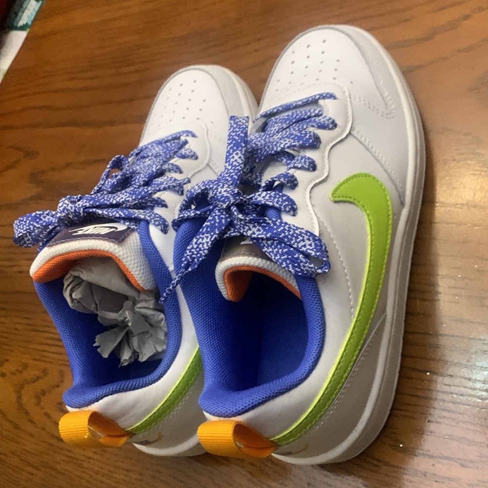 New Nike court borough low 2 sneakers